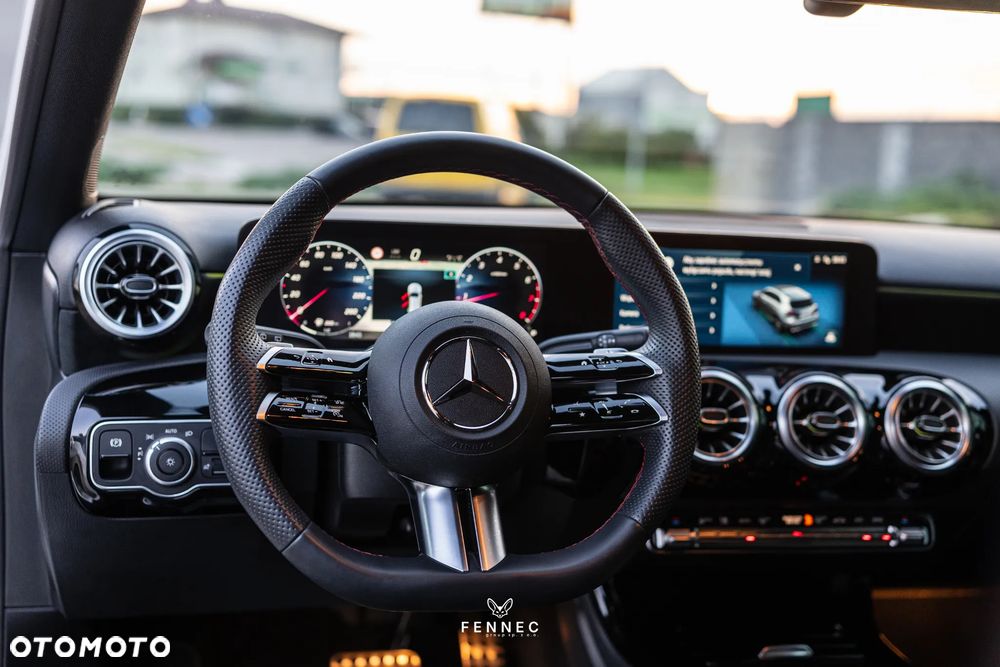 Mercedes-Benz Klasa A 220 4-Matic AMG Line 8G-DCT - 22