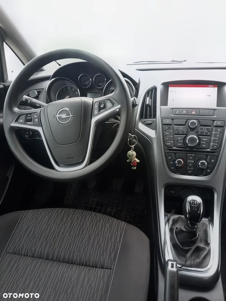 Opel Astra 1.6 Essentia - 13