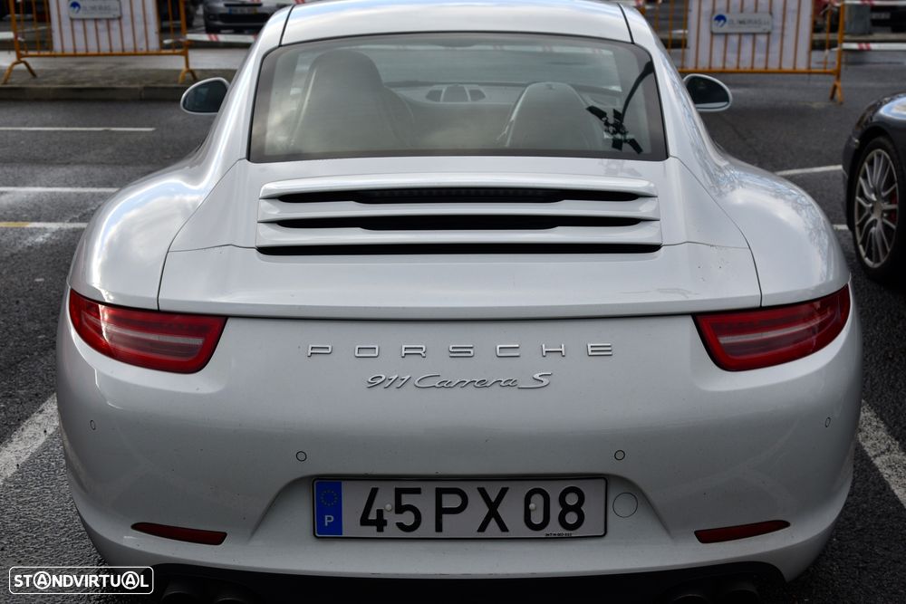 Porsche 911 Série F - 10