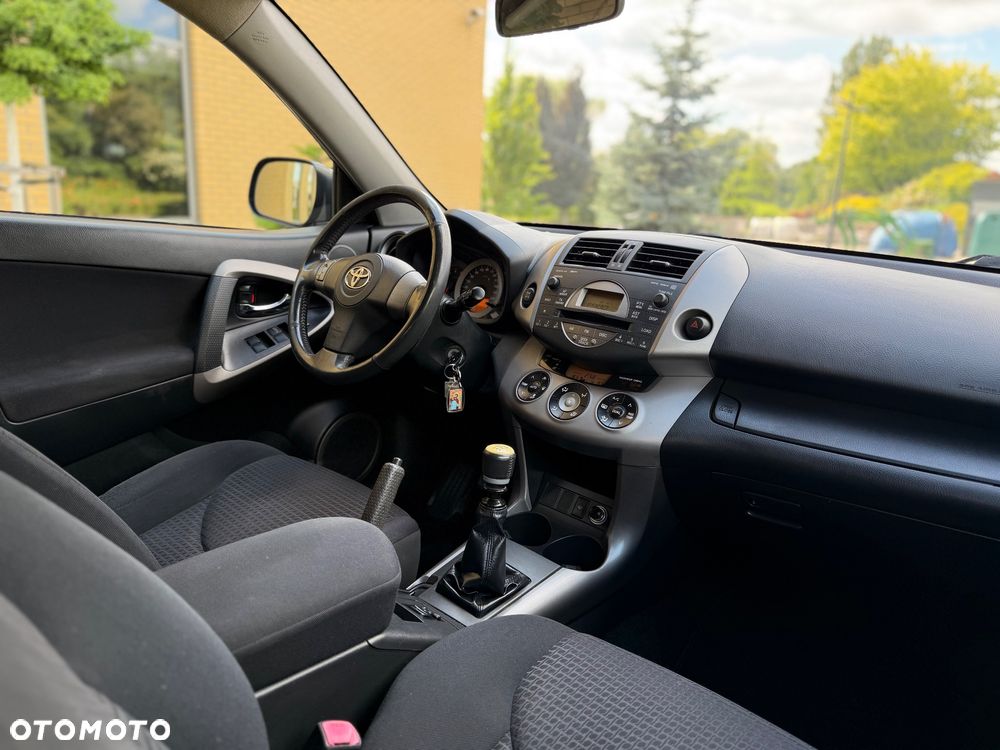 Toyota RAV4 2.2 D-4D Prestige - 22