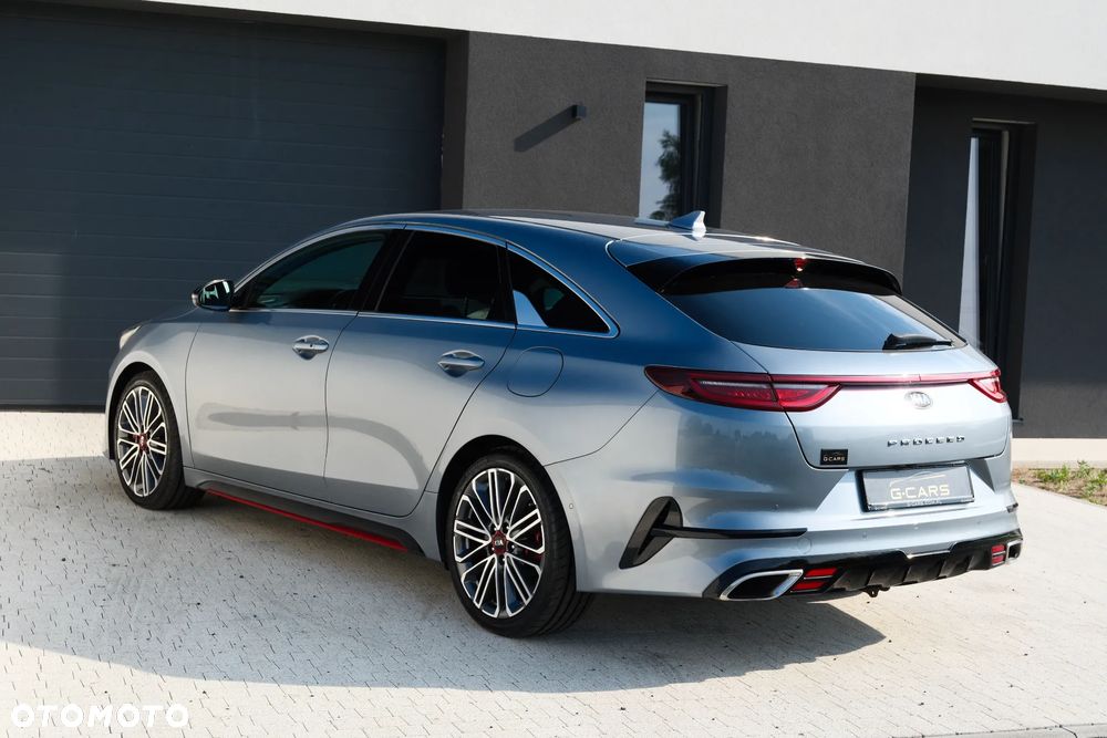 Kia ProCeed 1.6 T-GDI GT DCT - 12