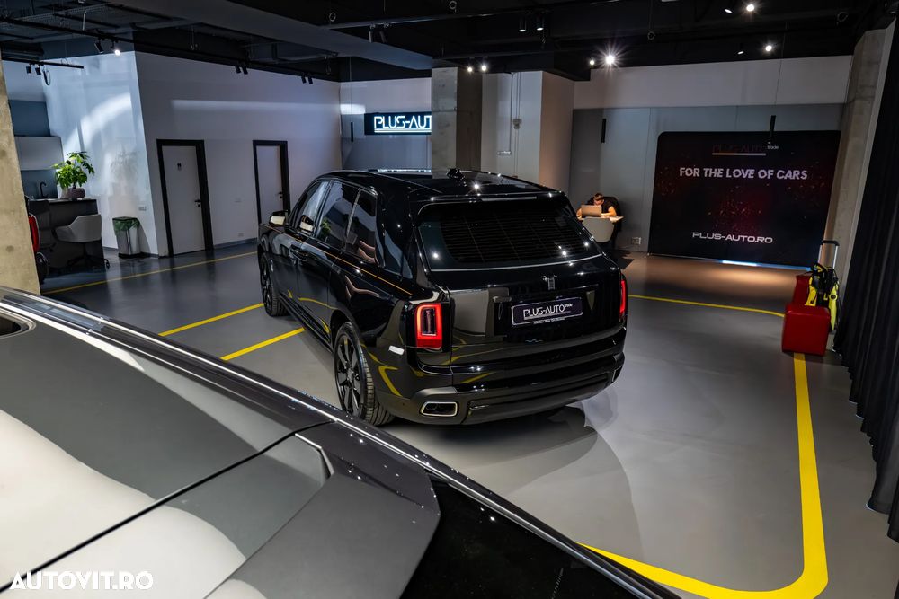 Rolls-Royce Cullinan - 13