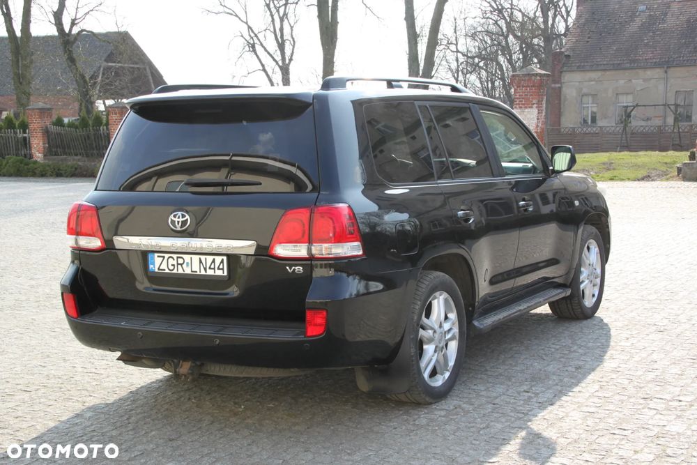 Toyota Land Cruiser - 3