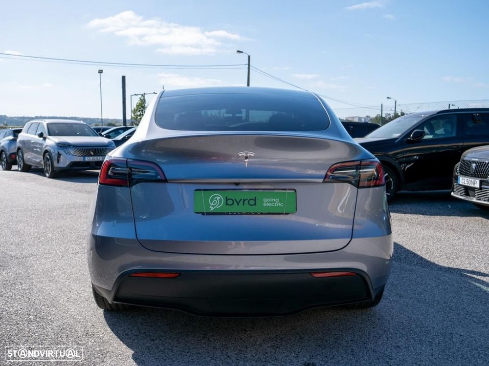 Tesla Model Y Standard - 11