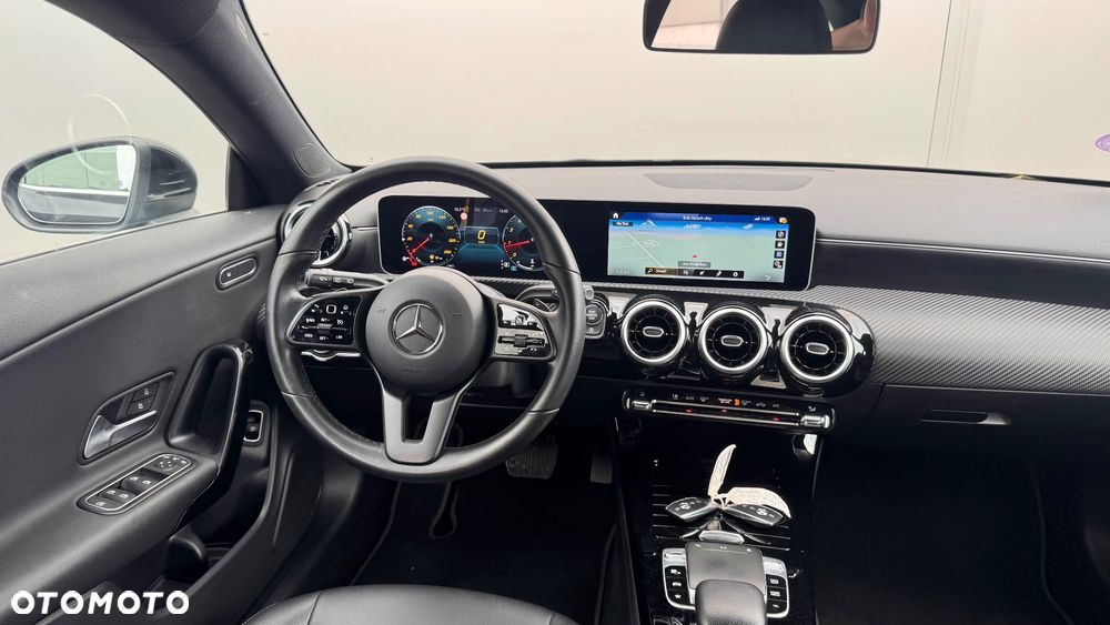 Mercedes-Benz CLA 200 7G-DCT Edition Progressive Line - 27