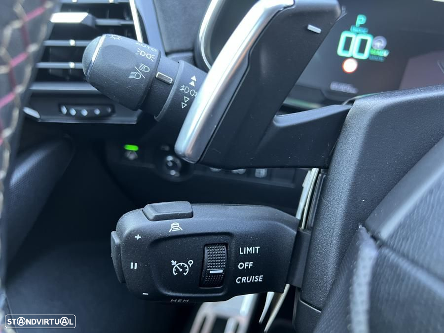 DS DS7 Crossback E-Tense Performance Line EAT8 - 28