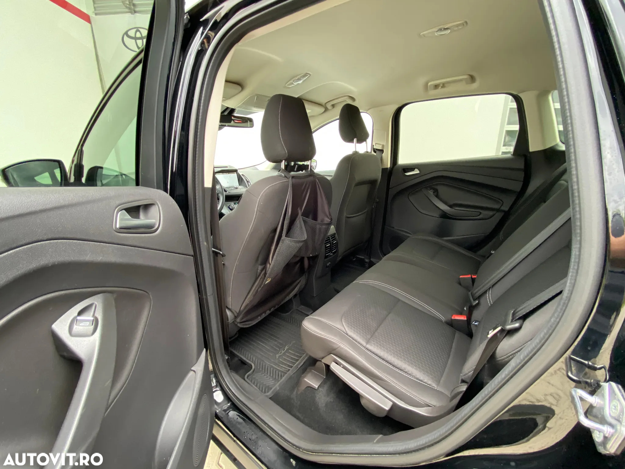 Ford Kuga 2.0 TDCi 4WD Powershift Titanium - 5