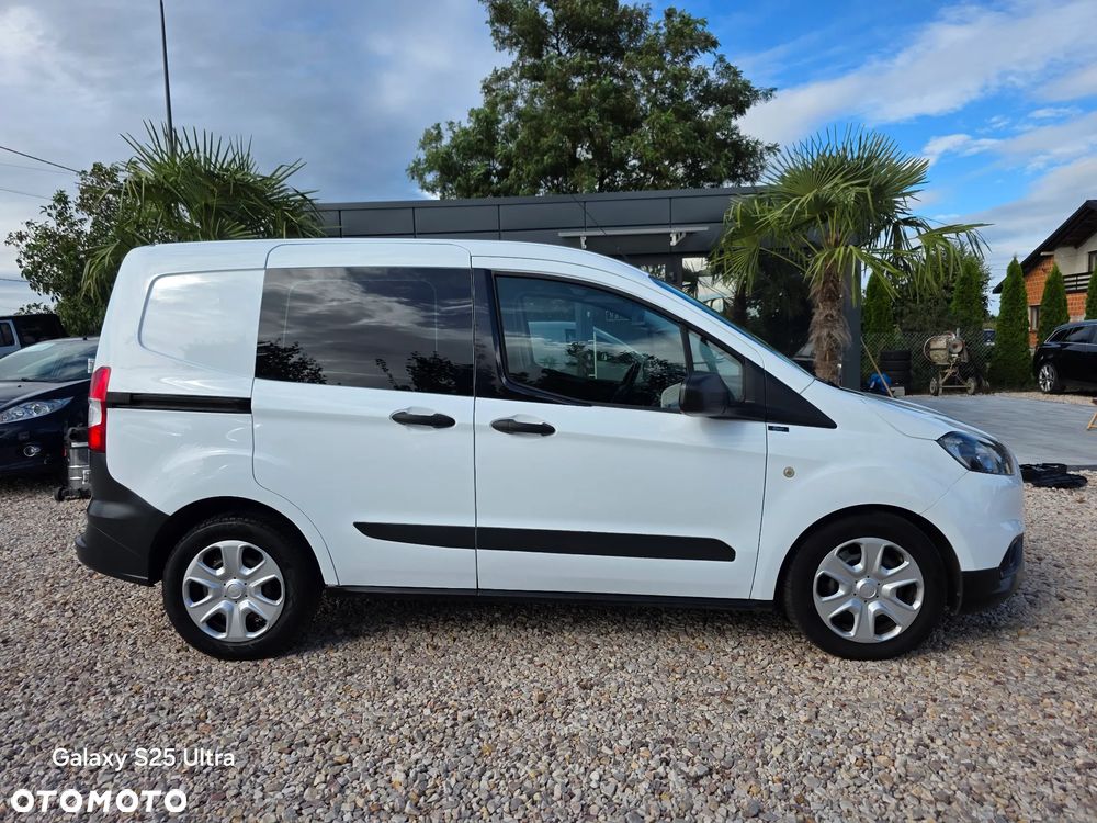 Ford Transit Courier - 15