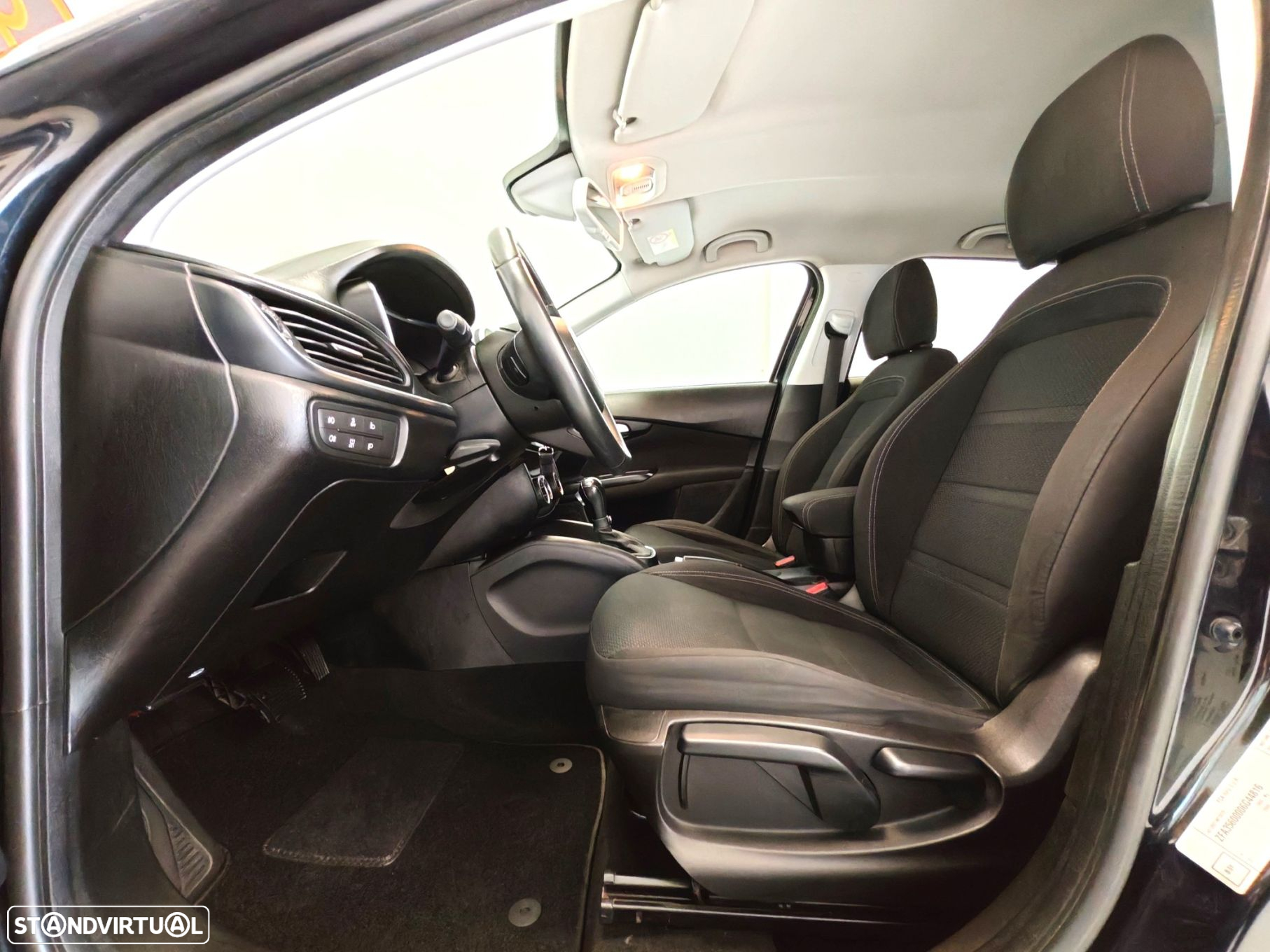 Fiat Tipo Station Wagon 1.6 M-Jet Lounge Tech J17 DCT - 30