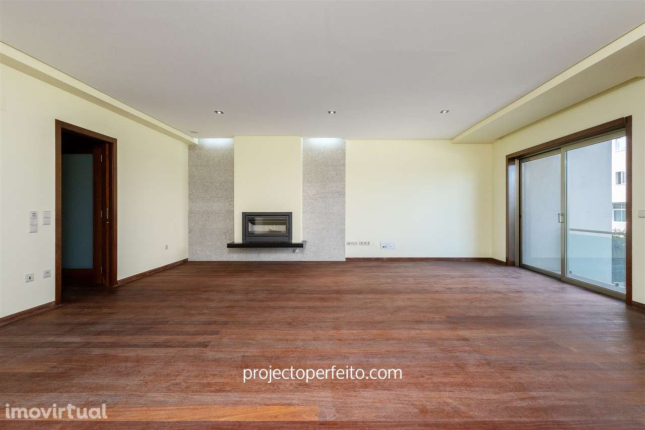 Moradia em Banda T4 Venda em Mafamude e Vilar do Paraíso,Vila Nova de - Grande imagem: 2/25