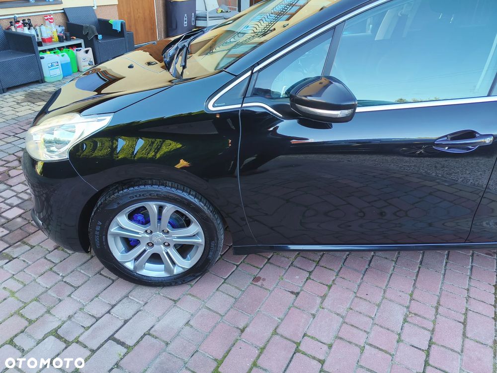 Peugeot 208 82 VTI Allure - 24