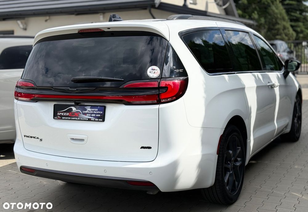 Chrysler Pacifica - 14