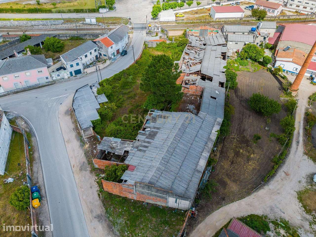Armazém com uma área de 2.300m2, localizado em Pataias-Gare - Grande imagem: 3/14