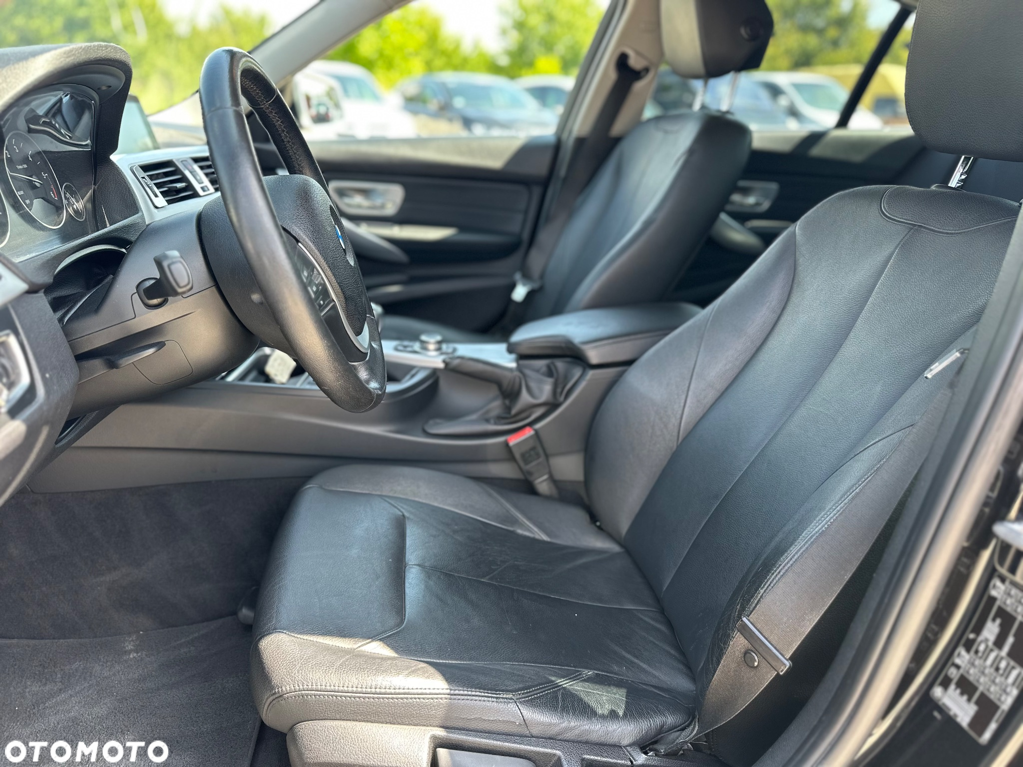 BMW Seria 3 318d - 19