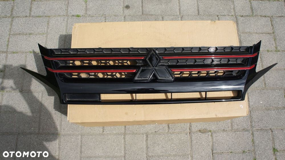 ATRAPA PRZEDNIA GRILL MITSUBISHI SPACE STAR II LIFT