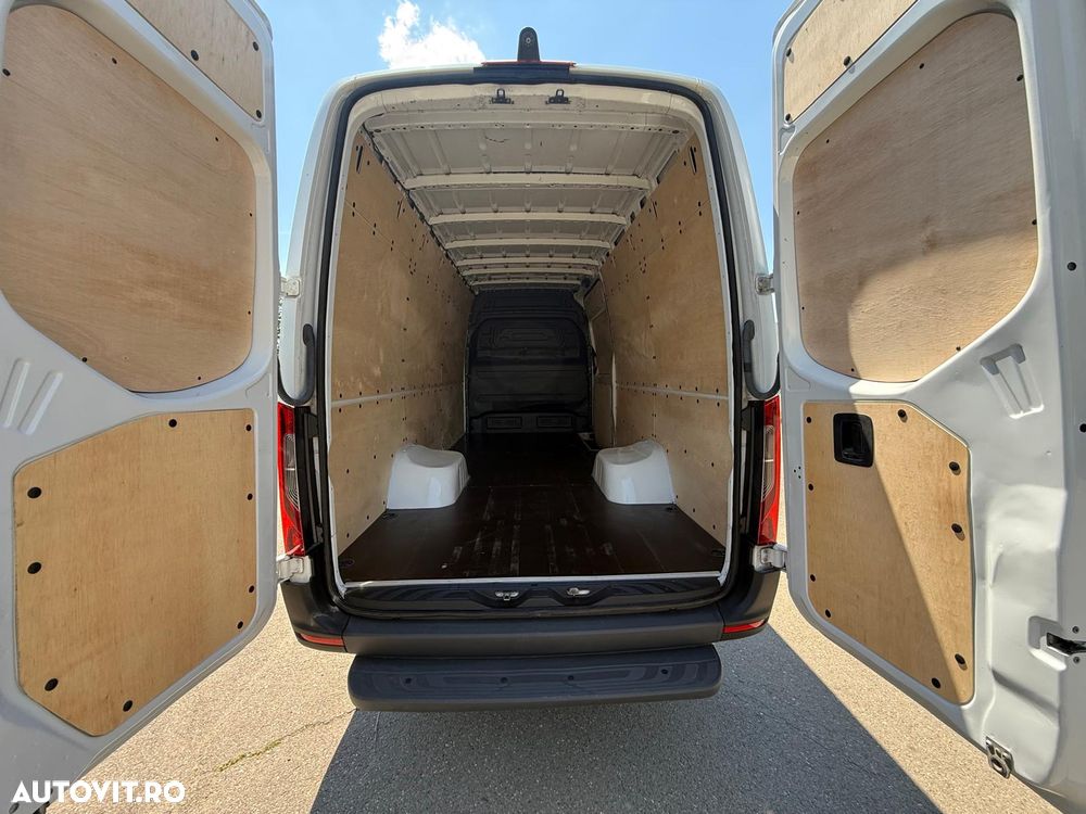 Mercedes-Benz Sprinter - 5