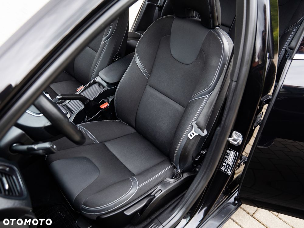 Volvo V40 D2 - 25