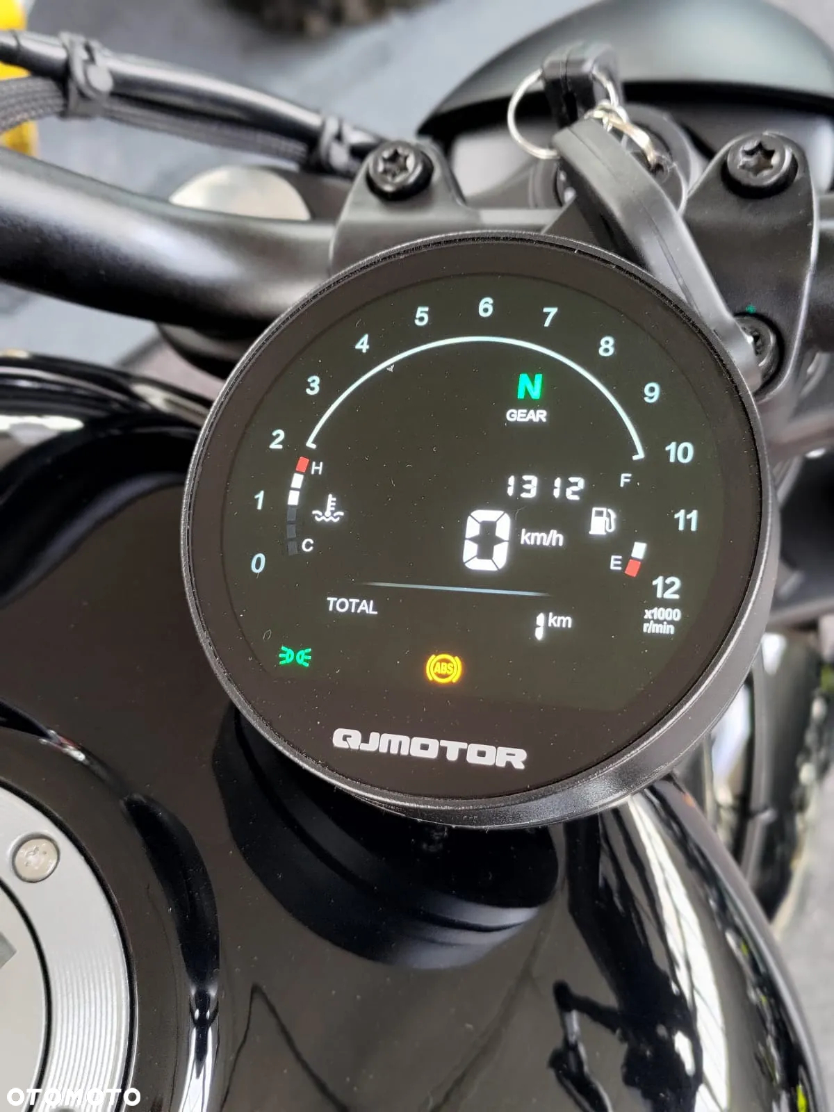 QJMOTOR SRV 125 - 4