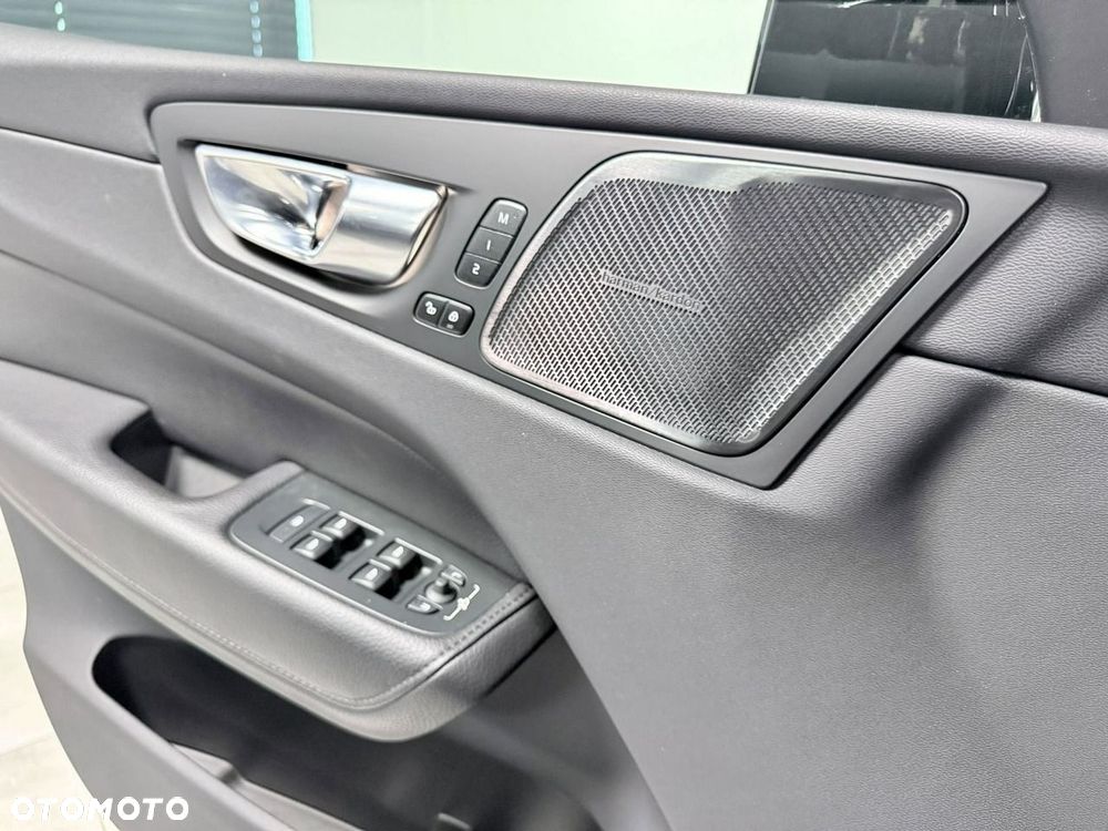 Volvo XC 60 T8 Plug-In Hybrid AWD Inscription Expression - 35