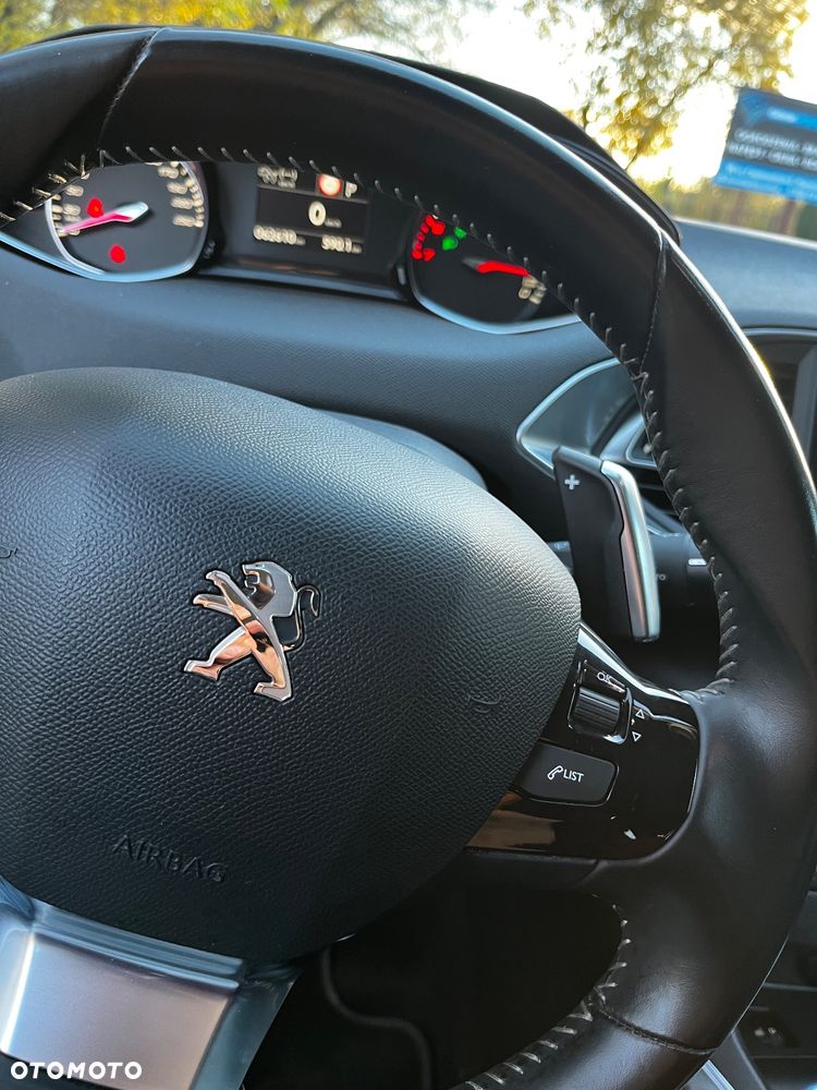 Peugeot 308 1.2 PureTech GPF Road Trip S&S EAT8 - 21