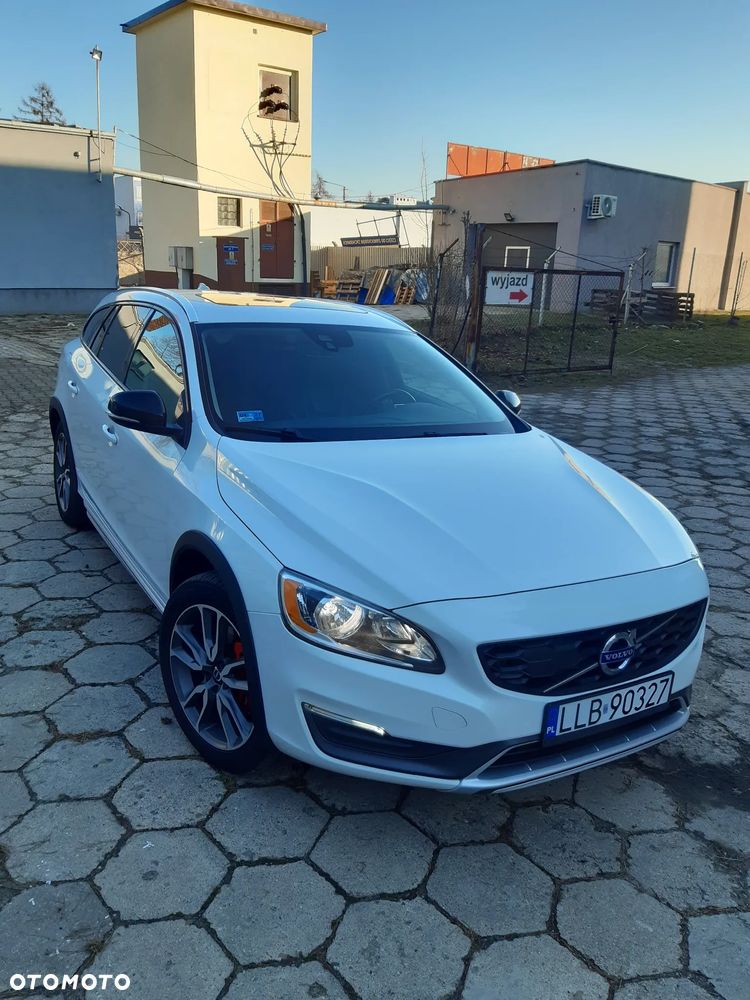 Volvo V60 Cross Country - 14