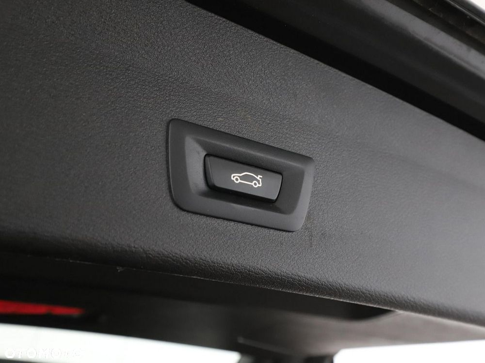 BMW X1 sDrive18d M Sport - 38