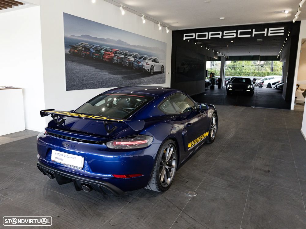 Porsche 718 Cayman GT4 PDK - 8