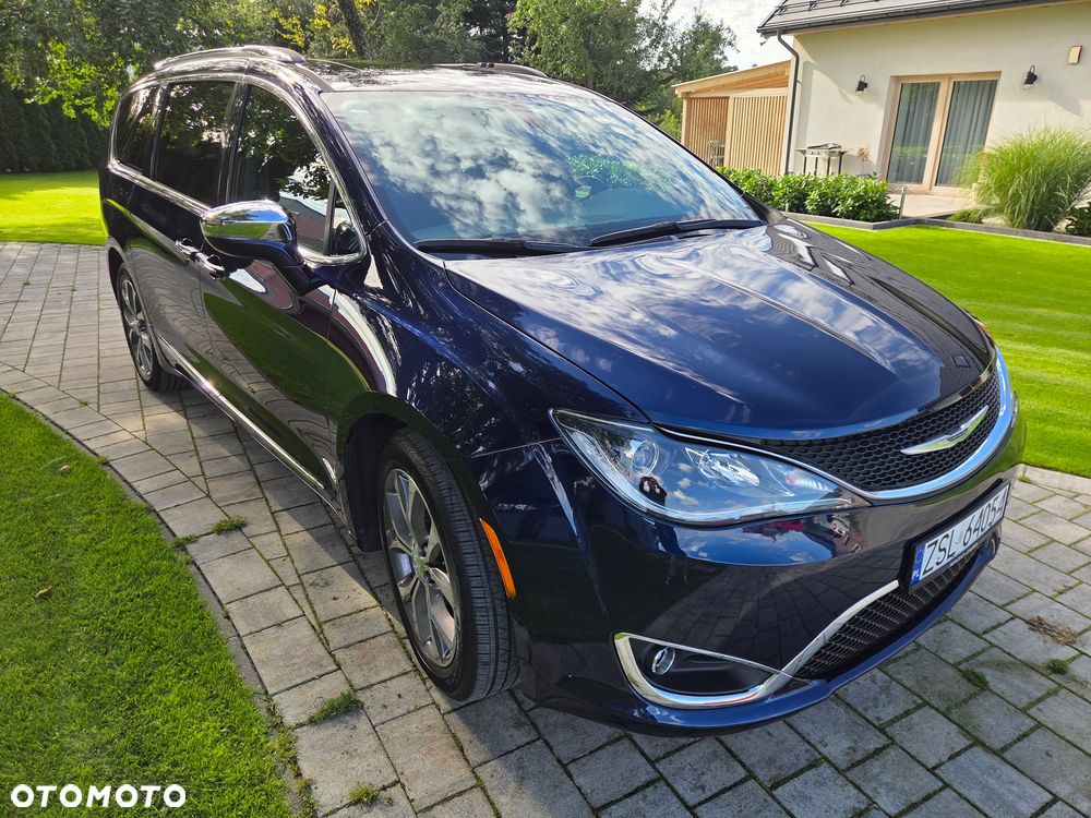 Chrysler Pacifica - 3