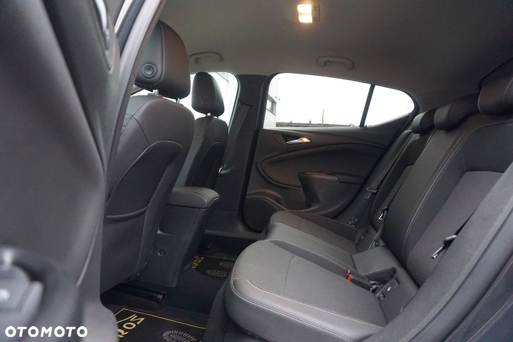 Opel Astra 1.4 Turbo Cosmo - 36