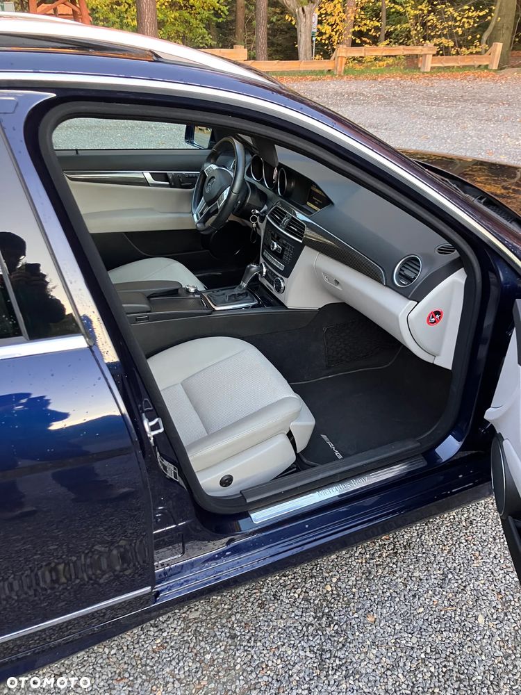 Mercedes-Benz Klasa C 350 BlueEff Avantgarde - 4