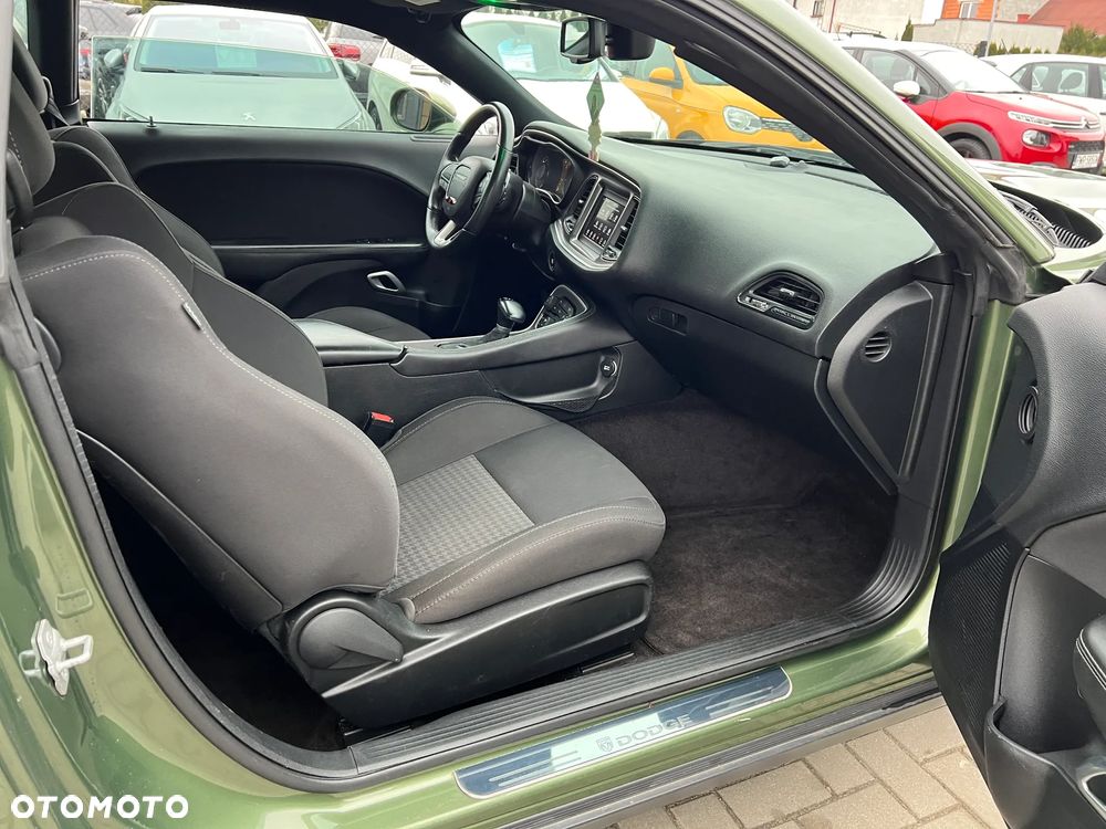 Dodge Challenger - 23