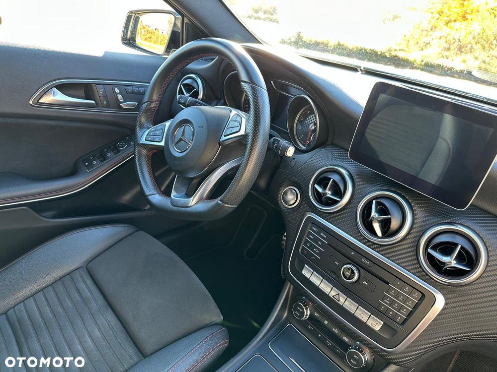 Mercedes-Benz Klasa A 220 4-Matic AMG Line - 18