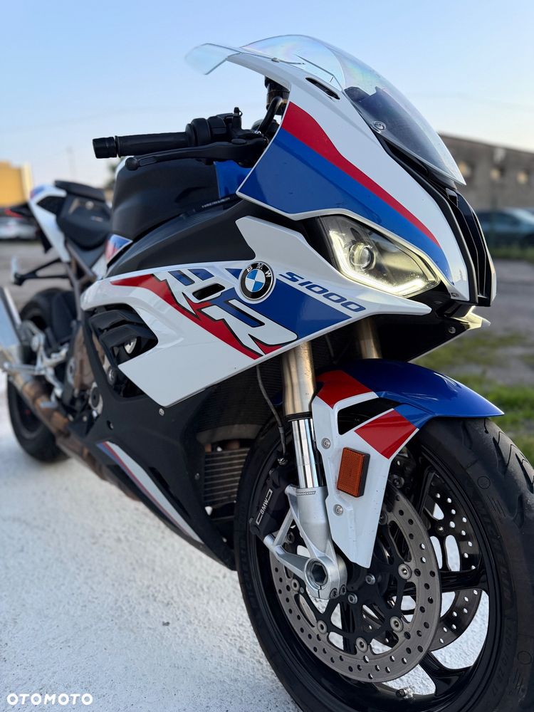 BMW S - 4