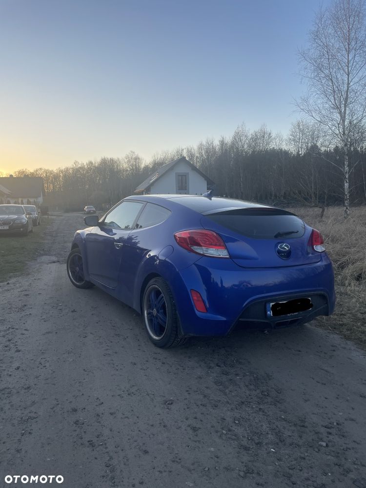Hyundai Veloster - 3