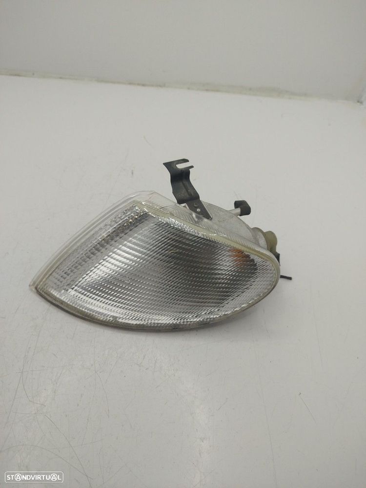 Farolim De Pisca Frente Esq Volkswagen Sharan (7M) - 1