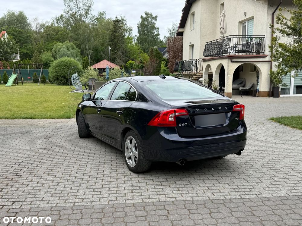 Volvo S60 T3 Drive-E Dynamic Edition (Kinetic) - 8