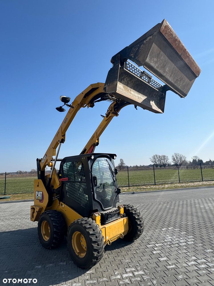 Caterpillar 262D3 - 17