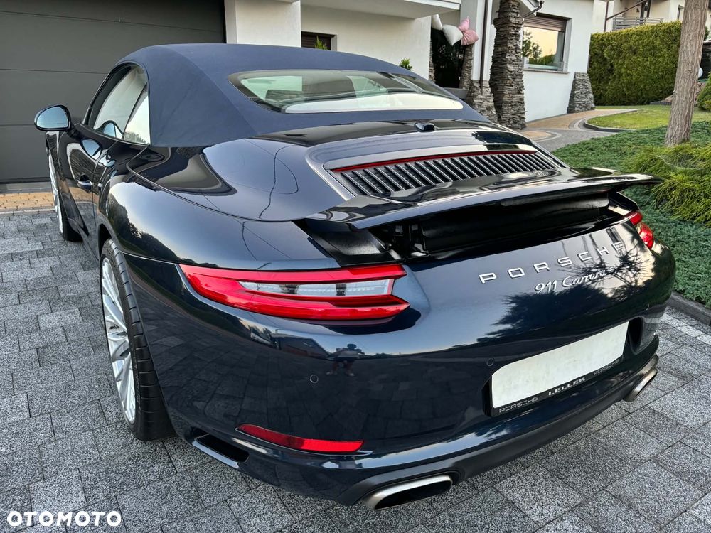 Porsche 911 Carrera - 12