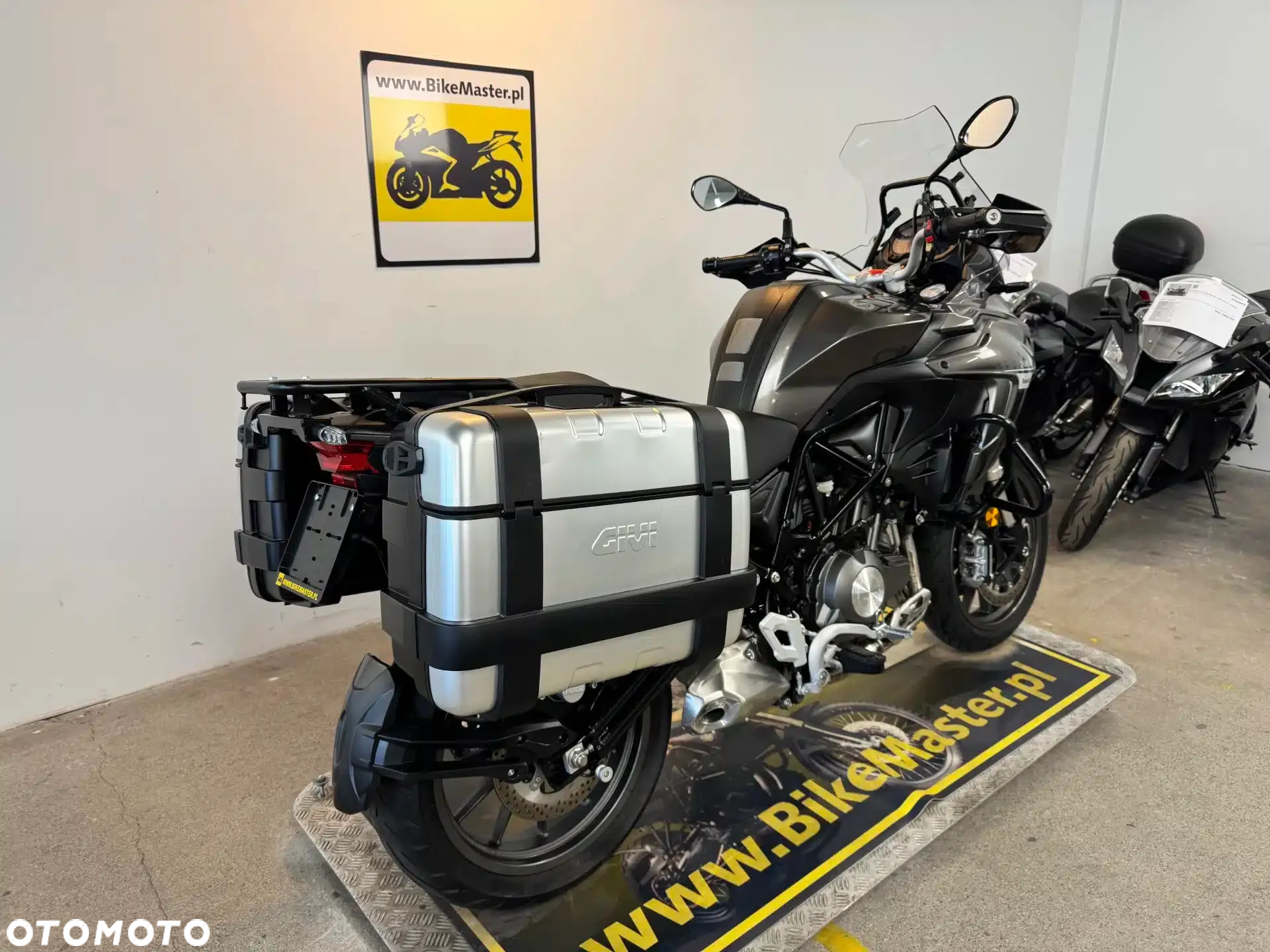 Benelli TRK 502 - 5
