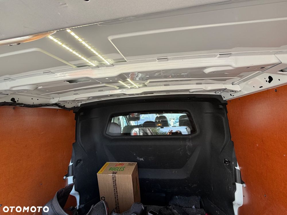 Renault Trafic - 12