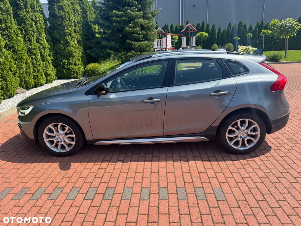 Volvo V40 T3 Geartronic Summum - 4