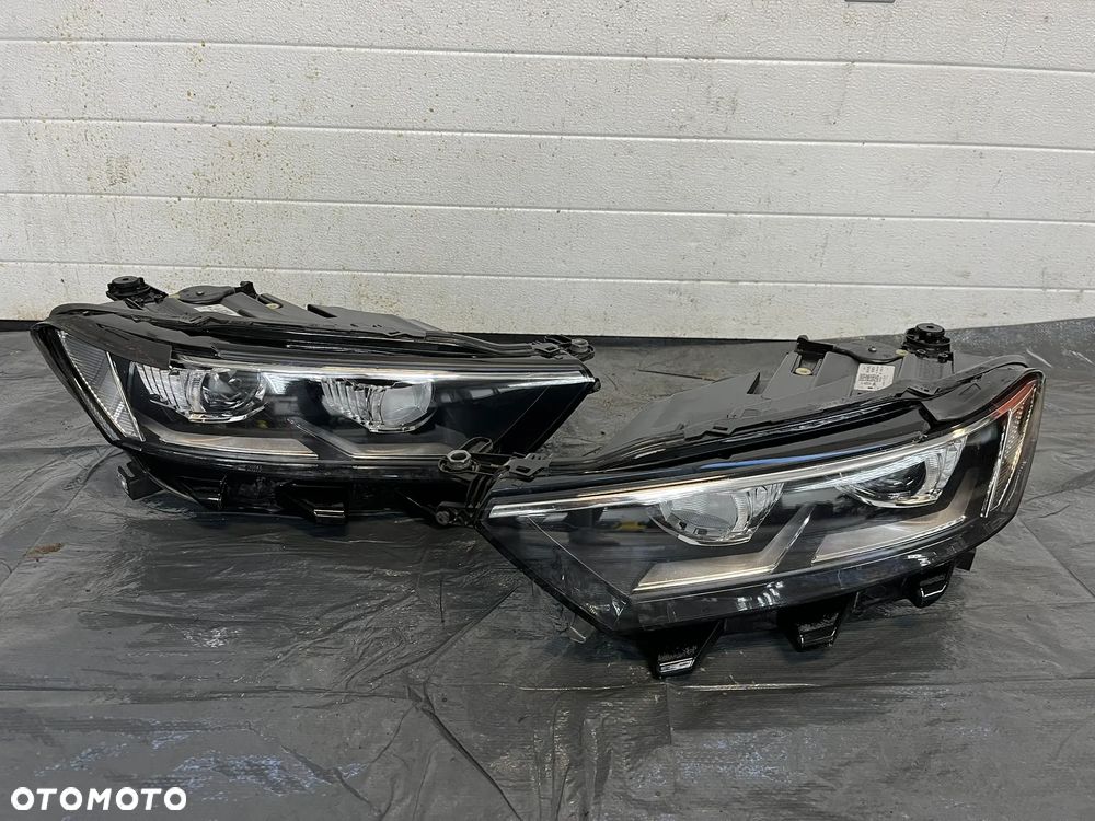 VW T-Roc R-Line Lampa przód full LED 2GA941035E 2GA941036E - 2