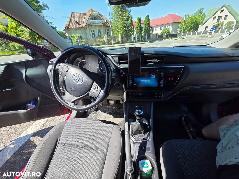 Toyota Corolla - 11