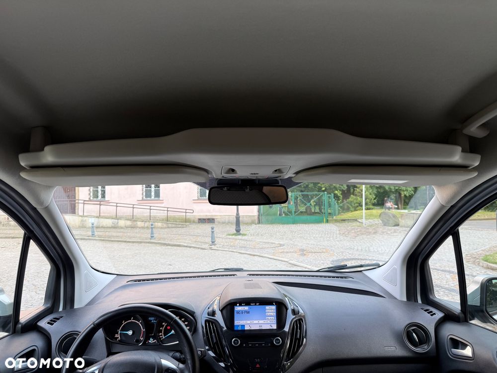 Ford Tourneo Courier 1.5 TDCi S&S Titanium - 37