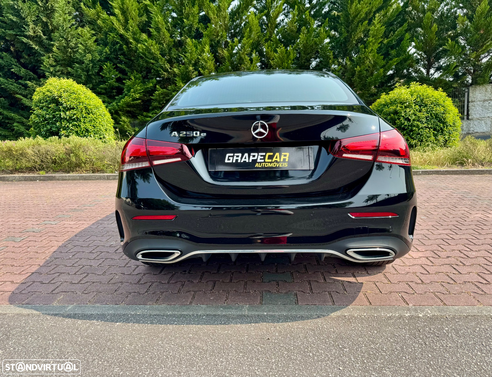 Mercedes-Benz A 250 Limousine e AMG Line - 40