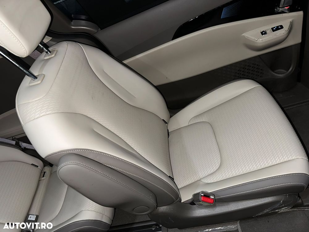 Kia Carnival - 19