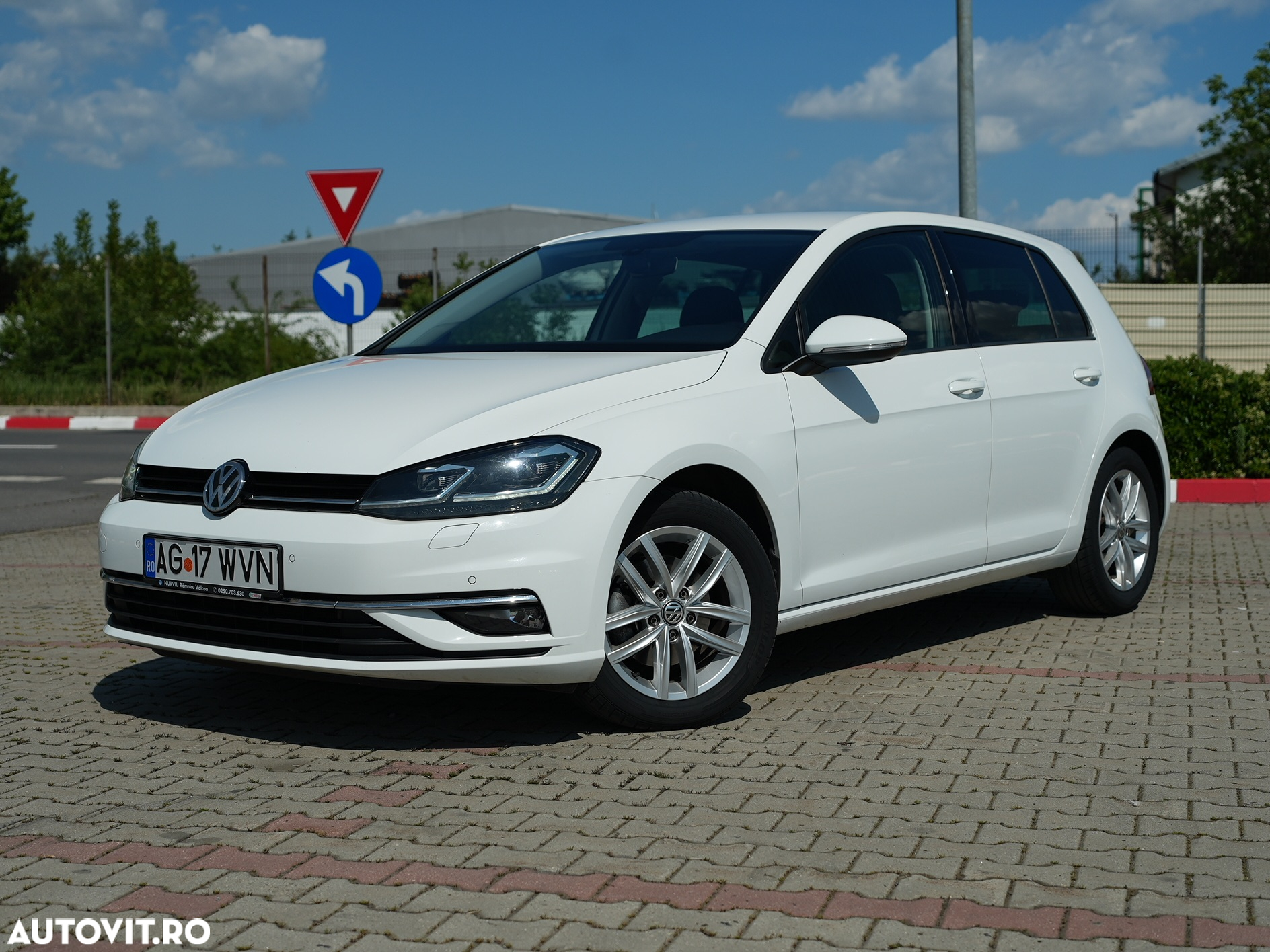 Volkswagen Golf 2.0 TDI DSG Highline - 3