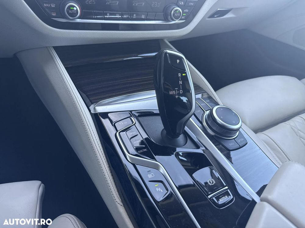 BMW Seria 5 530e xDrive Aut. - 20