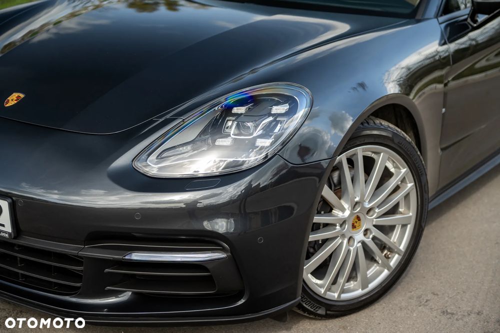 Porsche Panamera - 8