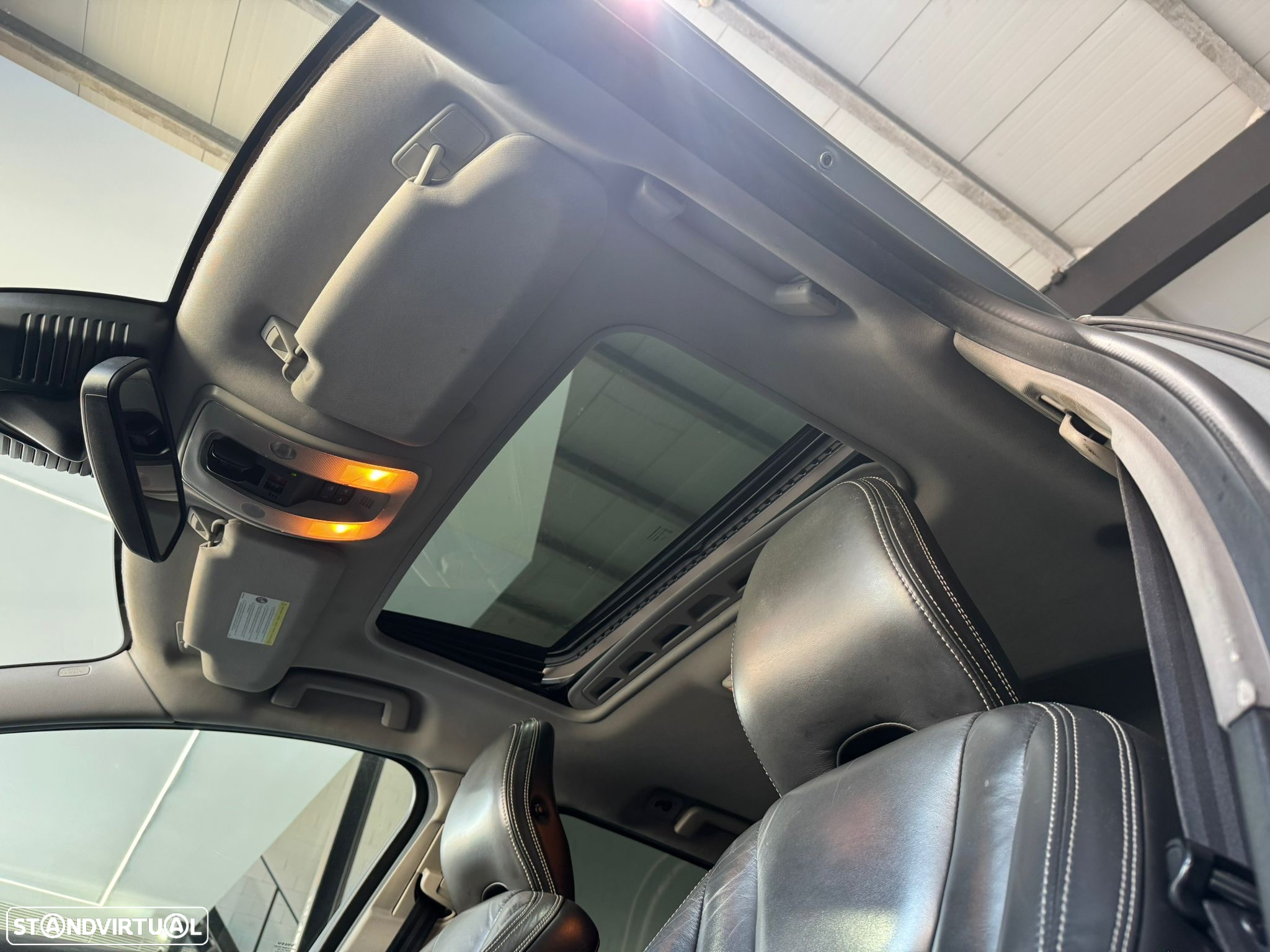 Volvo V60 D6 Plug-In-Hybrid AWD Geartronic Summum - 27